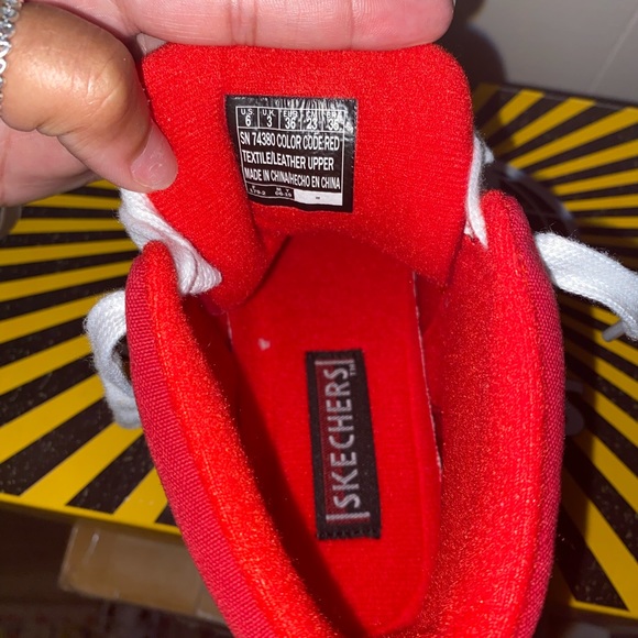 Brand NEW with box!! Skechers roadies hi red - Picture 4 of 5